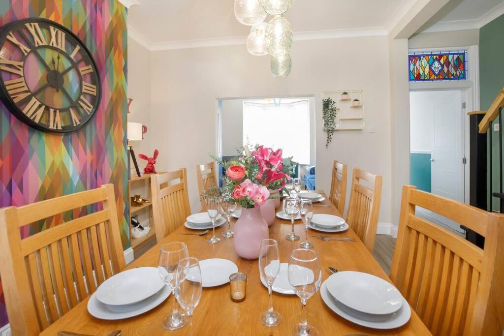 The Milton - Stylish Terraced Villa York Esterno foto
