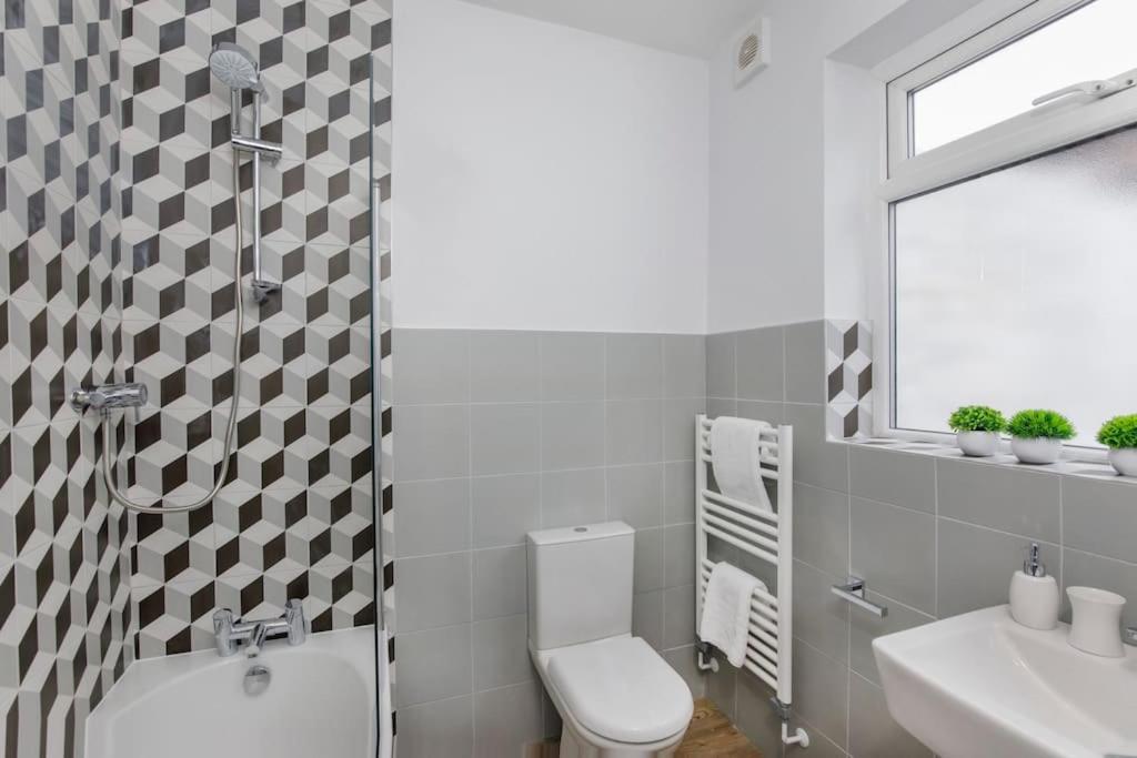 The Milton - Stylish Terraced Villa York Esterno foto