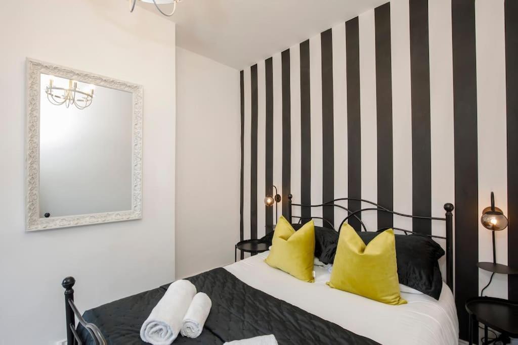 The Milton - Stylish Terraced Villa York Esterno foto