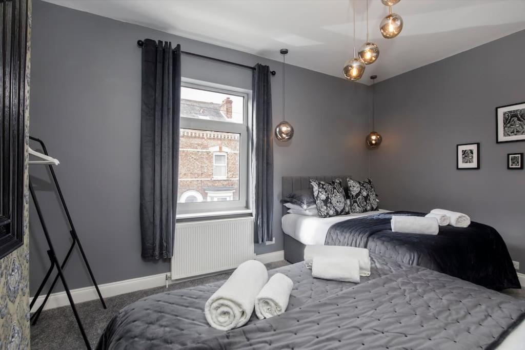 The Milton - Stylish Terraced Villa York Esterno foto