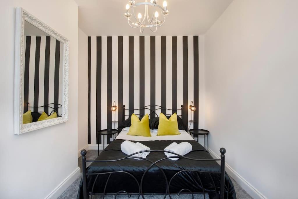The Milton - Stylish Terraced Villa York Esterno foto